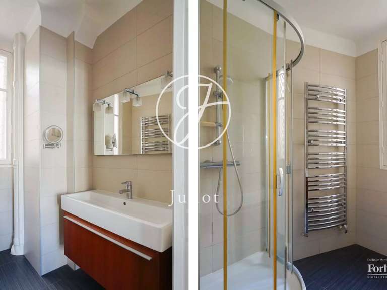 Appartement Paris 16e - 4 chambres - 169m²