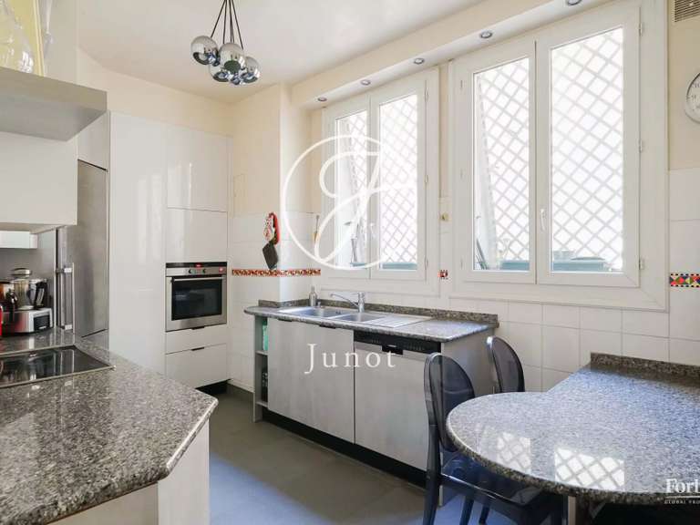 Appartement Paris 16e - 4 chambres - 169m²