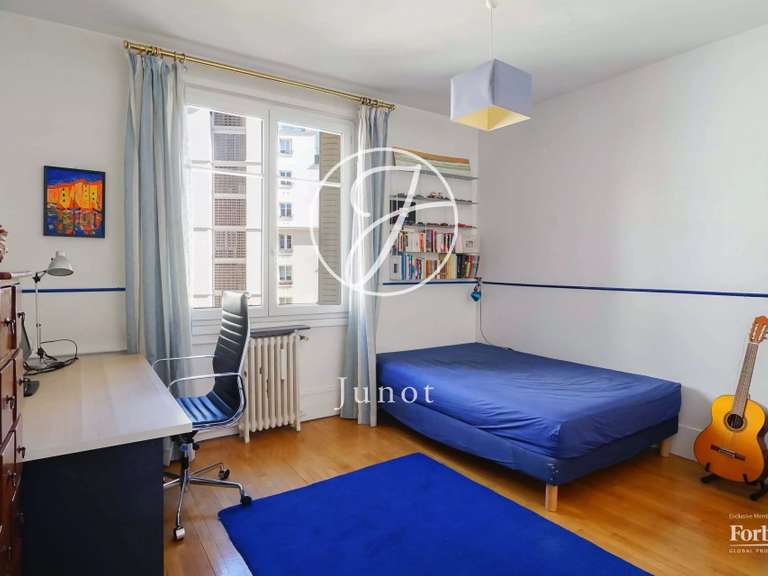 Appartement Paris 16e - 4 chambres - 169m²