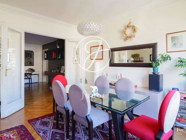 Appartement Paris 16e - 4 chambres - 169m²