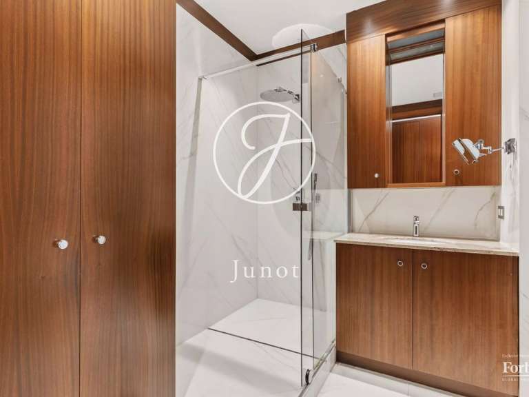 Appartement Paris 16e - 4 chambres - 320m²