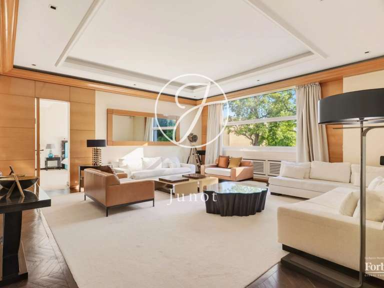 Appartement Paris 16e - 4 chambres - 320m²