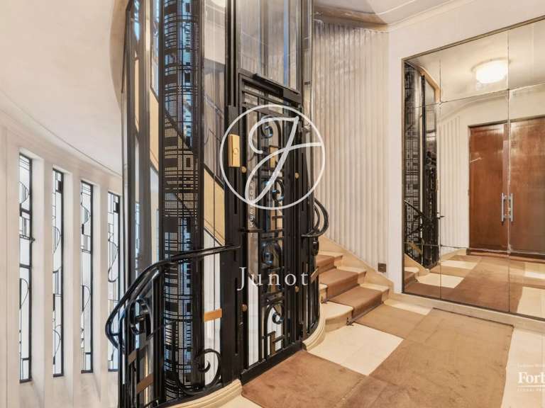 Appartement Paris 16e - 4 chambres - 320m²