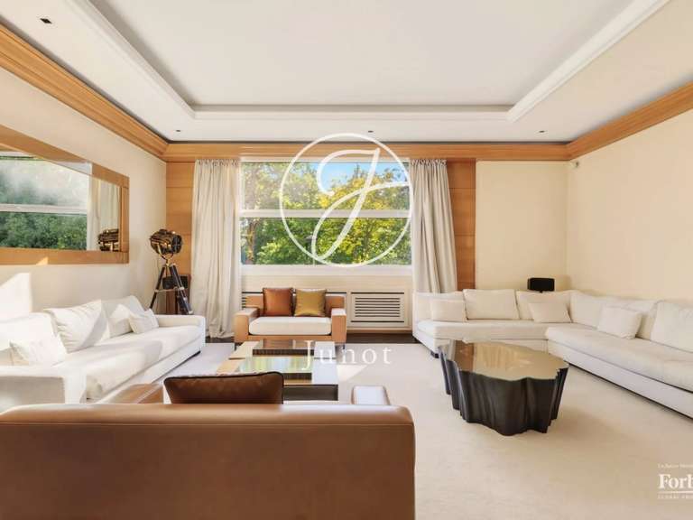 Appartement Paris 16e - 4 chambres - 320m²