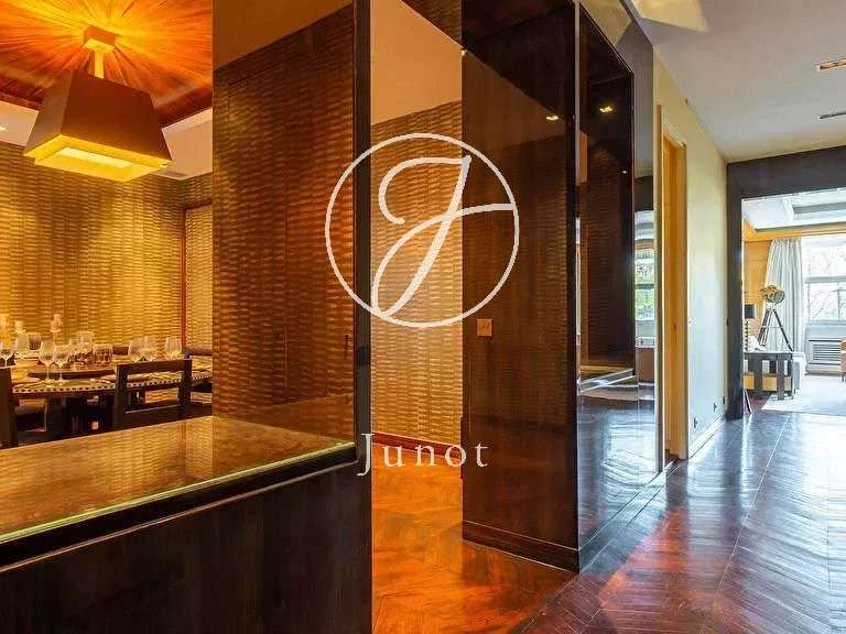 Appartement Paris 16e - 4 chambres - 320m²