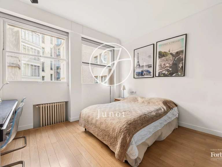 Appartement Paris 16e - 4 chambres - 148m²