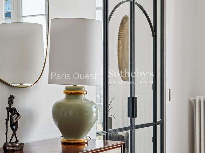 Appartement Paris 16e - 2 chambres - 144m²