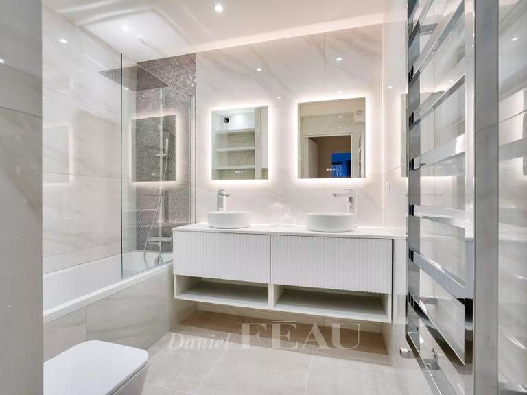 Appartement Paris 16e - 3 chambres - 120m²