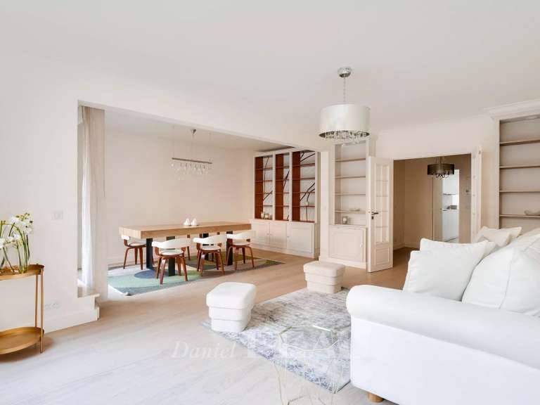 Appartement Paris 16e - 3 chambres - 120m²