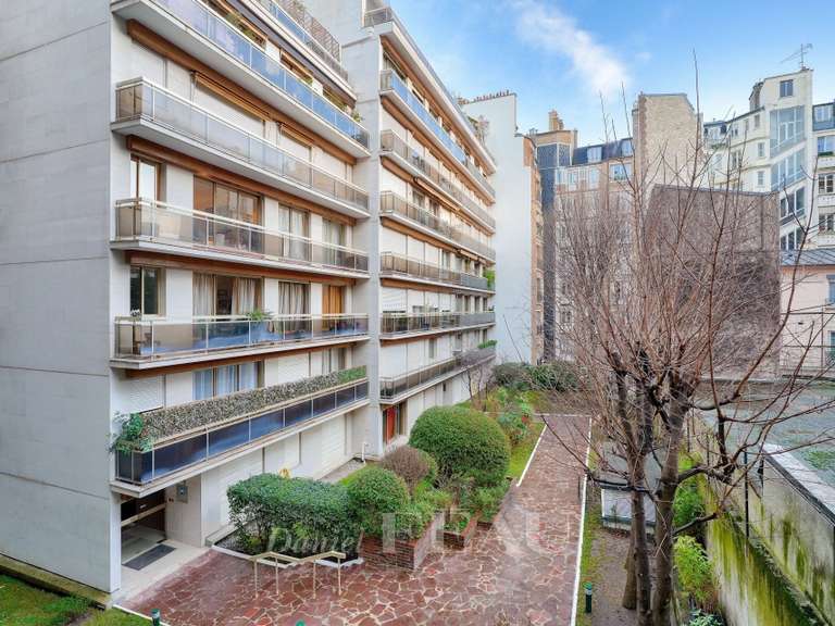 Appartement Paris 16e - 3 chambres - 120m²