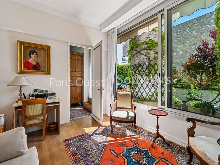 Appartement Paris 16e - 2 chambres - 112m²