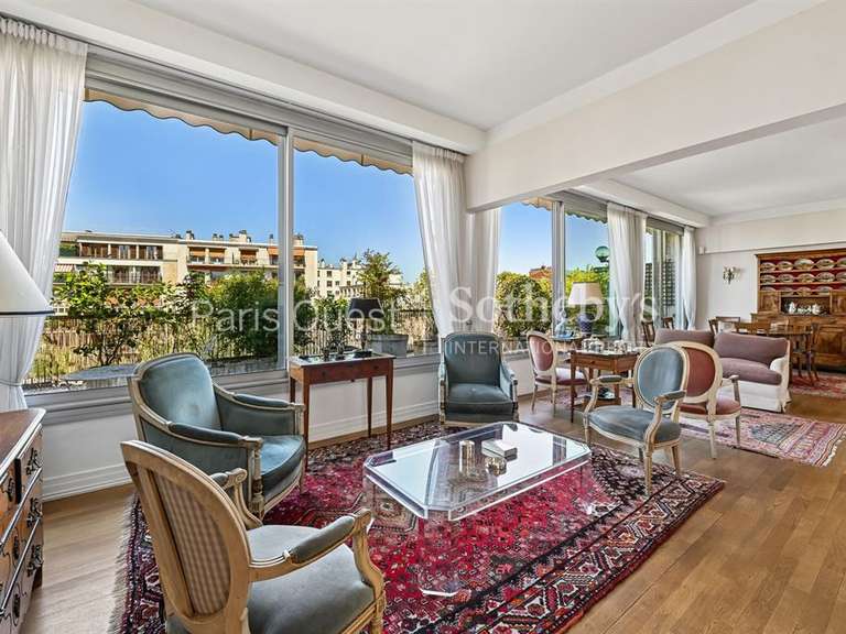 Appartement Paris 16e - 2 chambres - 112m²