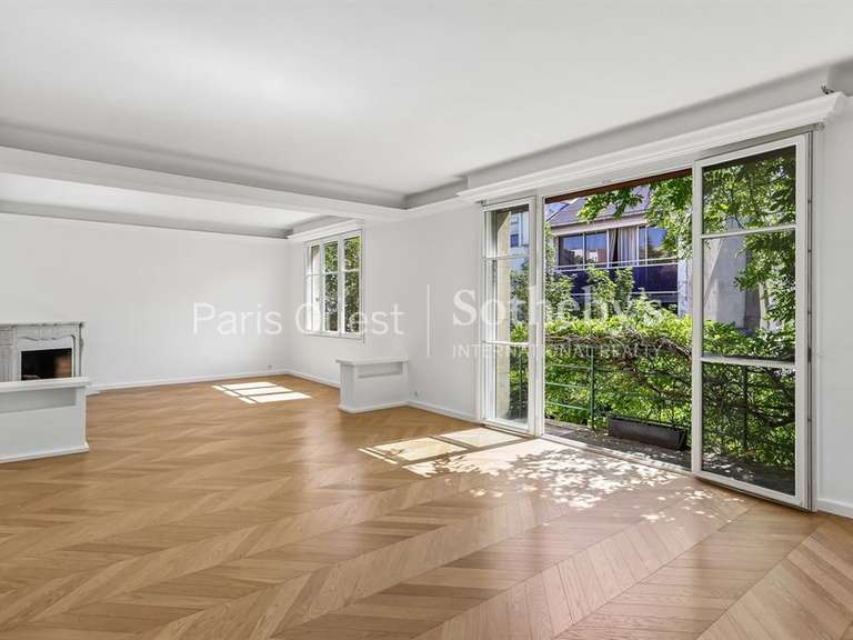 Appartement Paris 16e - 2 chambres - 115m²