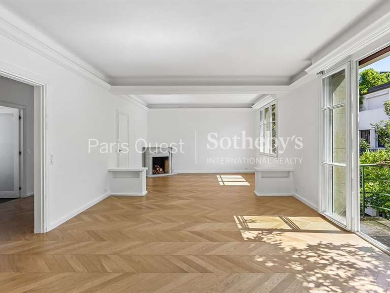 Appartement Paris 16e - 2 chambres - 115m²