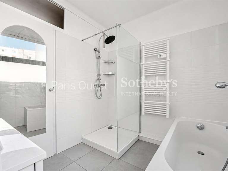 Appartement Paris 16e - 2 chambres - 115m²