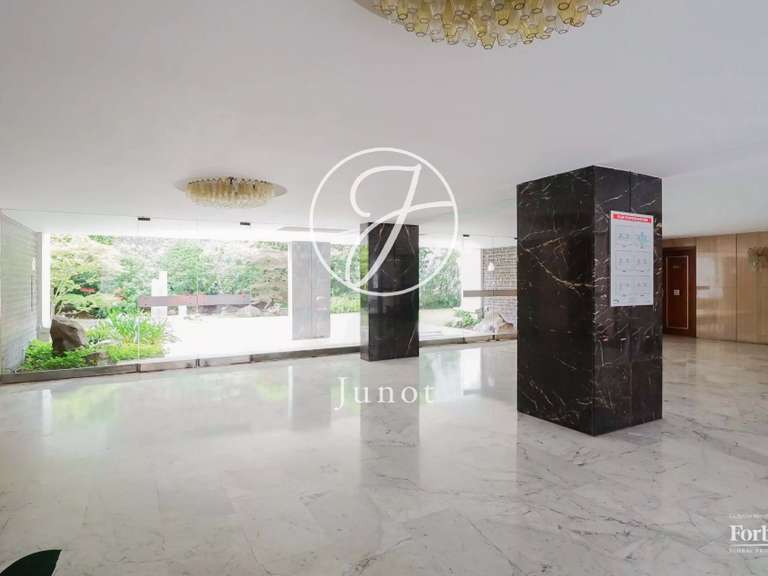 Appartement Paris 16e - 3 chambres - 104m²