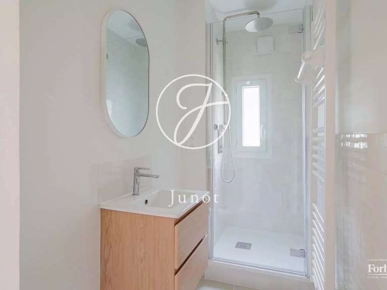 Appartement Paris 16e - 3 chambres - 104m²