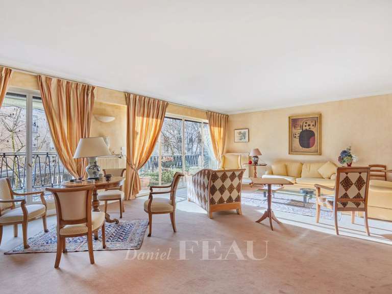 Appartement Paris 16e - 2 chambres - 120m²