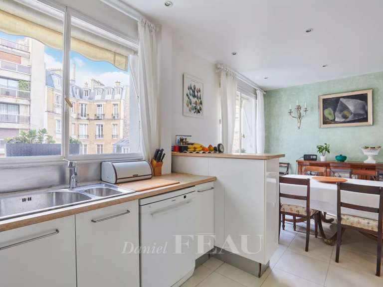Appartement Paris 16e - 2 chambres - 120m²