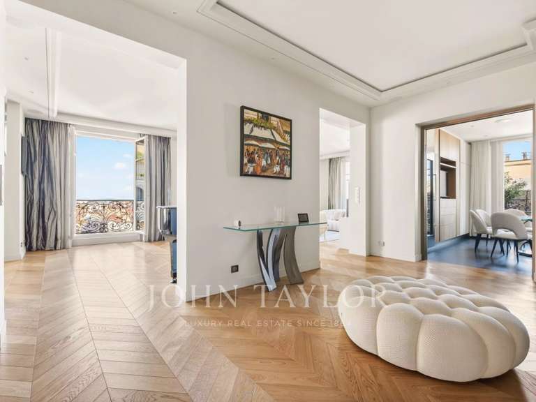 Appartement Paris 16e - 5 chambres - 357m²