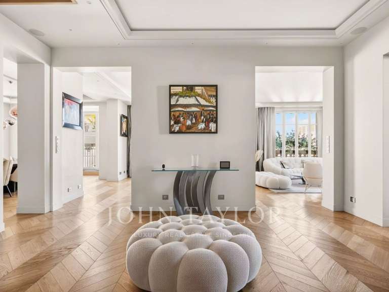 Appartement Paris 16e - 5 chambres - 357m²