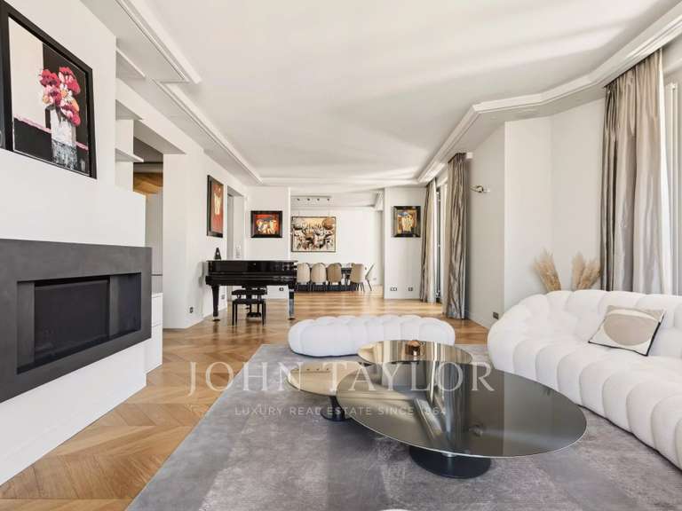 Appartement Paris 16e - 5 chambres - 357m²