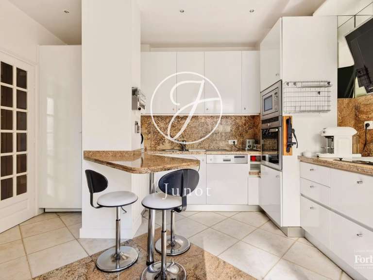 Appartement Paris 16e - 3 chambres - 155m²