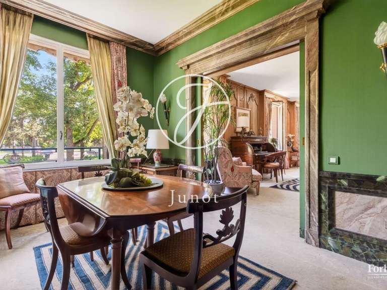 Appartement Paris 16e - 3 chambres - 155m²