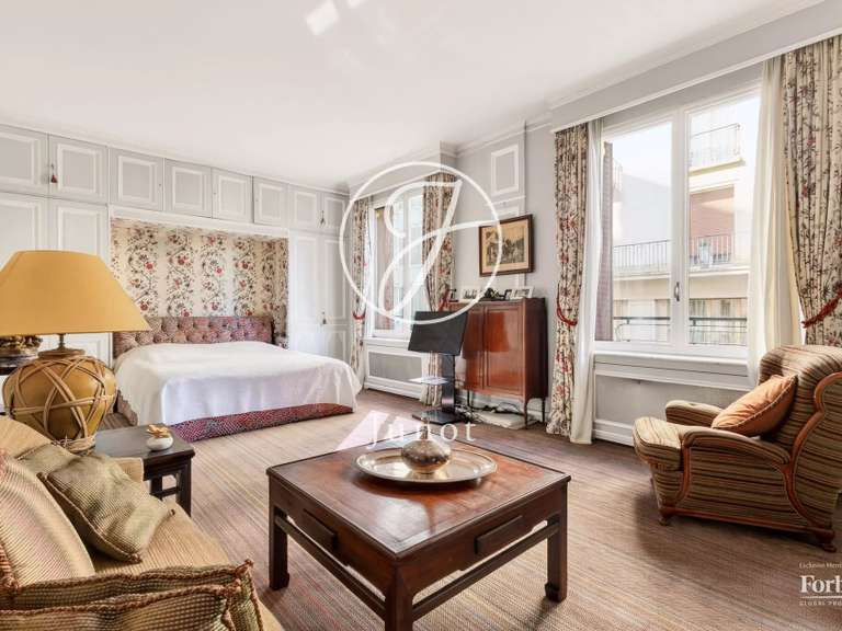 Appartement Paris 16e - 3 chambres - 155m²