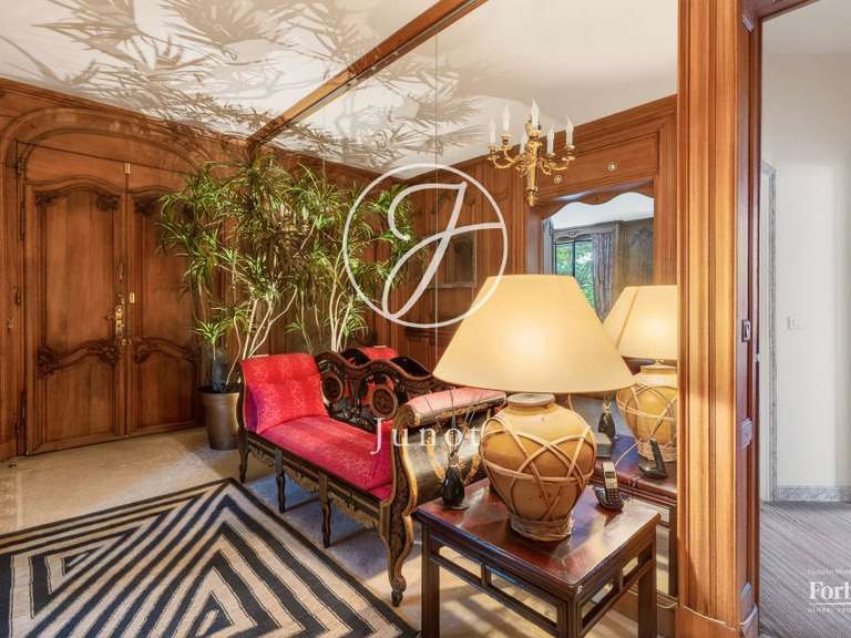 Appartement Paris 16e - 3 chambres - 155m²