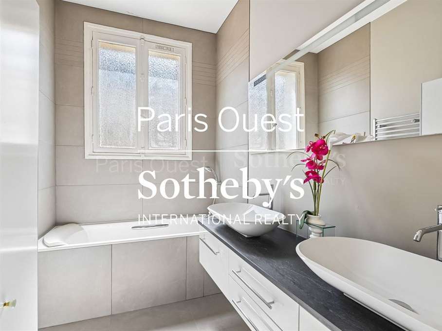 Apartment Paris 16e