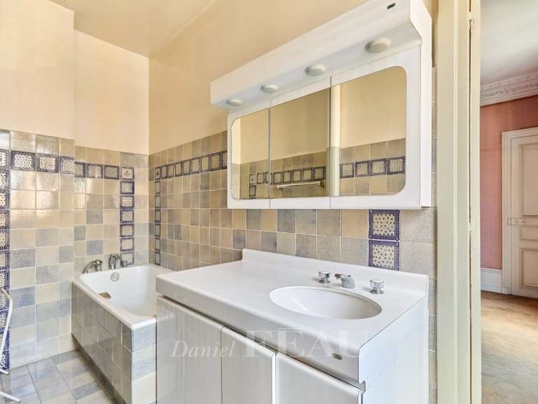 Appartement Paris 16e - 7 chambres - 272m²