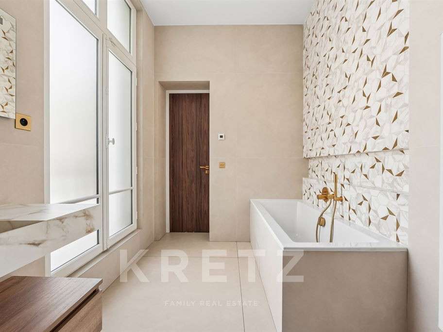 Apartment Paris 16e