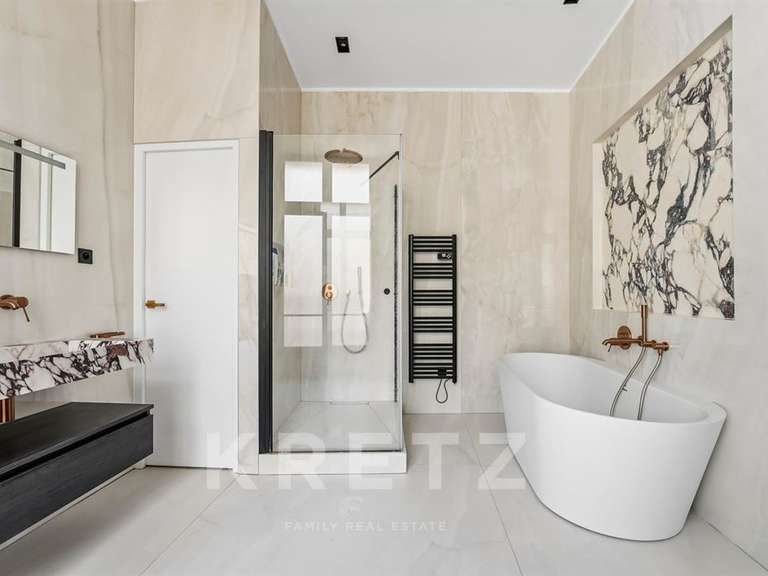 Appartement Paris 16e - 4 chambres - 300m²