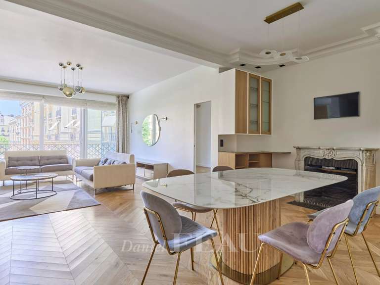 Appartement Paris 16e - 3 chambres - 152m²
