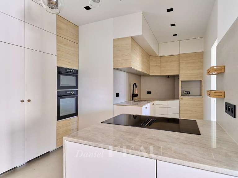 Appartement Paris 16e - 3 chambres - 152m²
