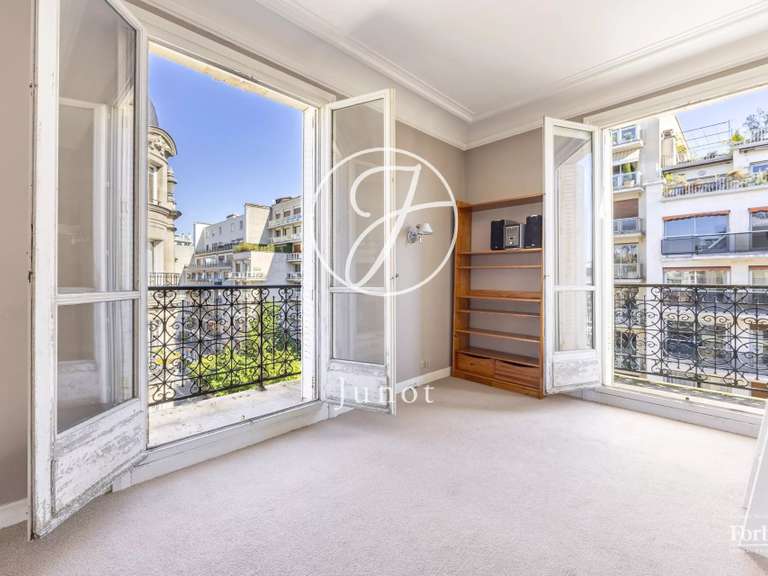 Appartement Paris 16e - 4 chambres - 157m²