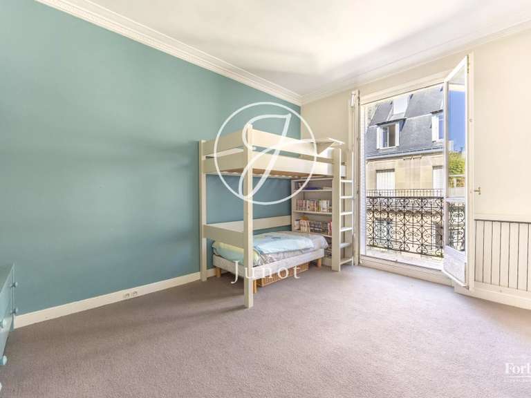 Appartement Paris 16e - 4 chambres - 157m²