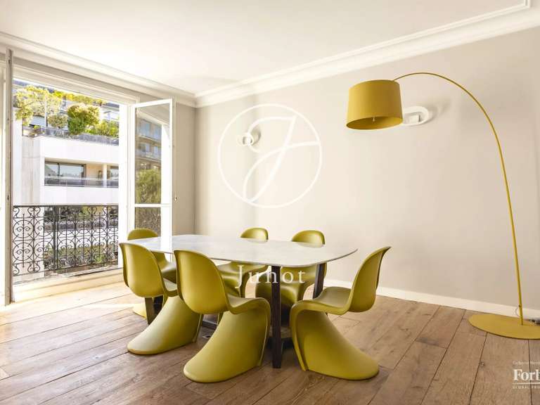 Appartement Paris 16e - 4 chambres - 157m²