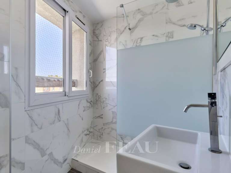 Appartement Paris 16e - 2 chambres - 94m²