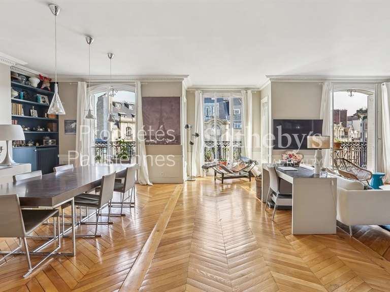 Appartement Paris 16e - 3 chambres - 166m²