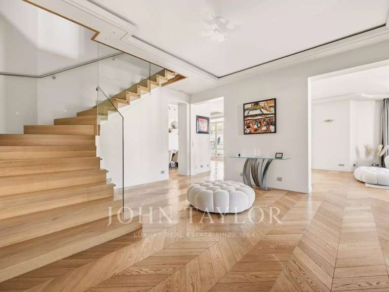 Appartement Paris 16e - 5 chambres - 357m²