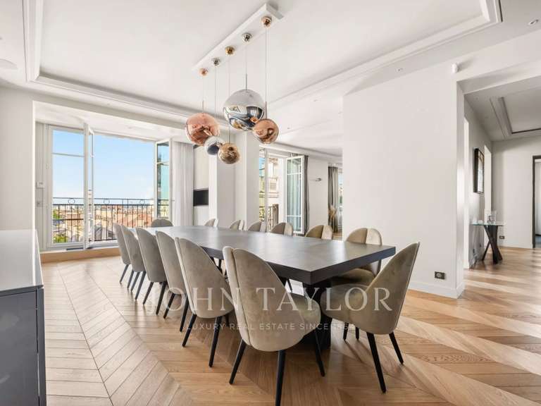 Appartement Paris 16e - 5 chambres - 357m²