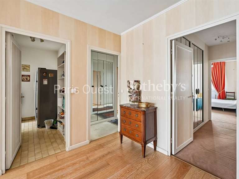 Appartement Paris 16e - 4 chambres - 146m²