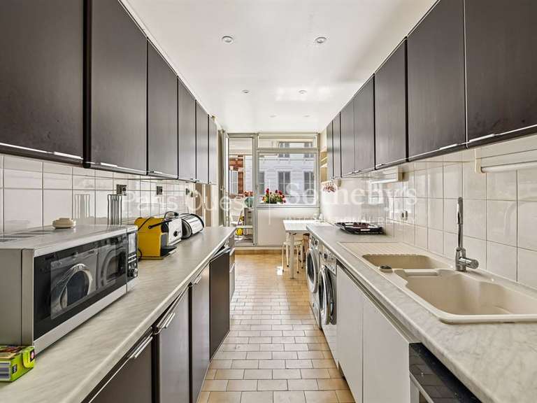 Appartement Paris 16e - 4 chambres - 146m²