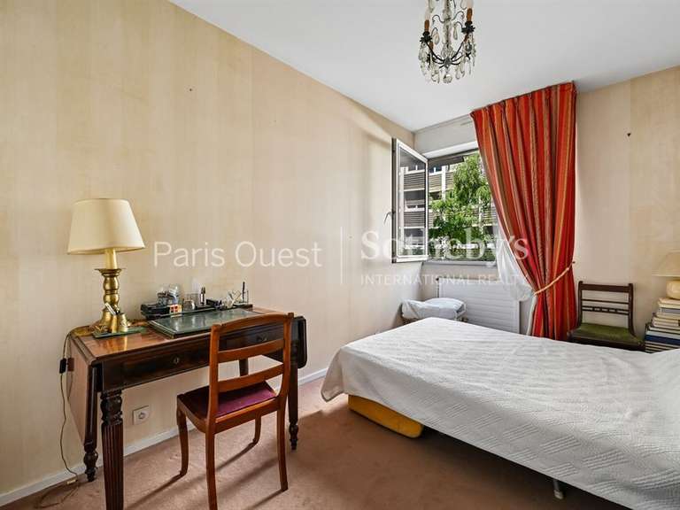 Appartement Paris 16e - 4 chambres - 146m²