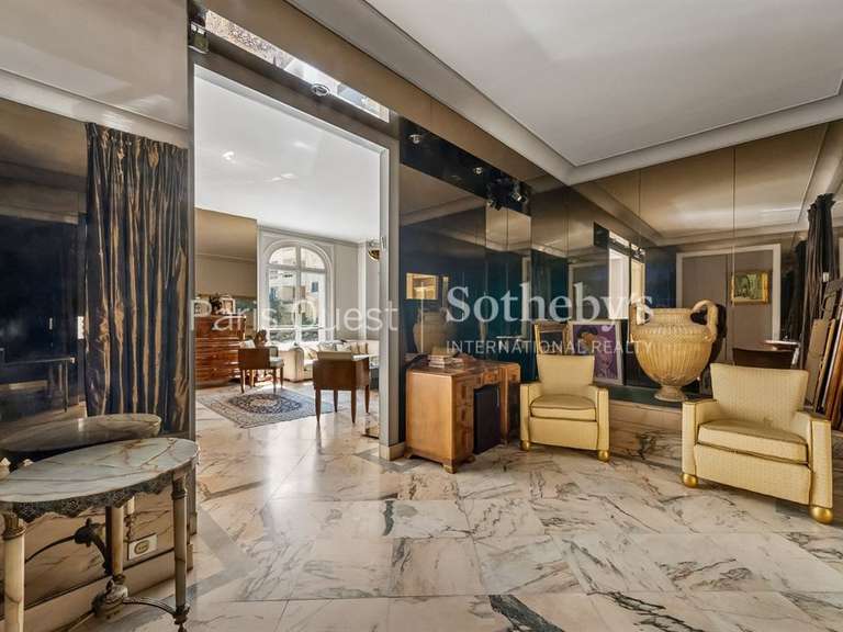 Appartement Paris 16e - 2 chambres - 142m²