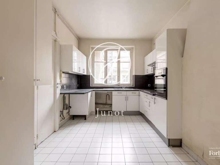 Appartement Paris 16e - 5 chambres - 235m²