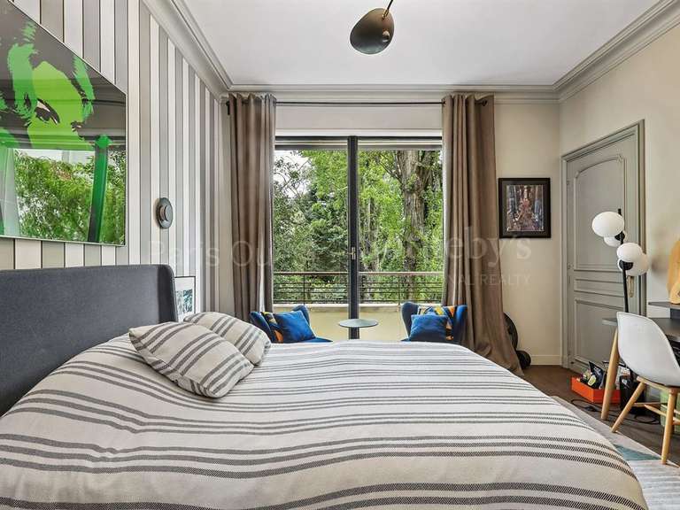 Appartement Paris 16e - 4 chambres - 215m²