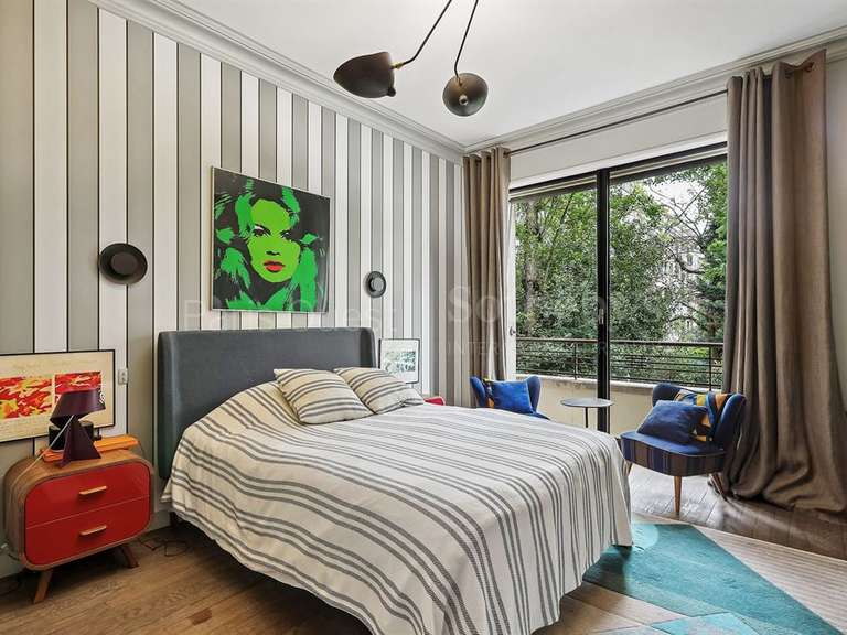 Appartement Paris 16e - 4 chambres - 215m²